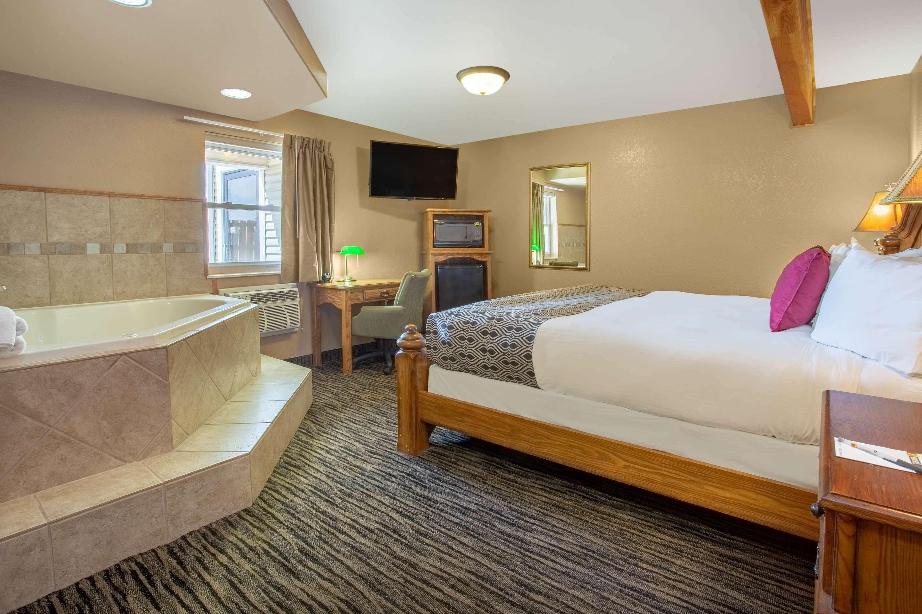 Super 8 By Wyndham Lewistown Hotel Екстериор снимка