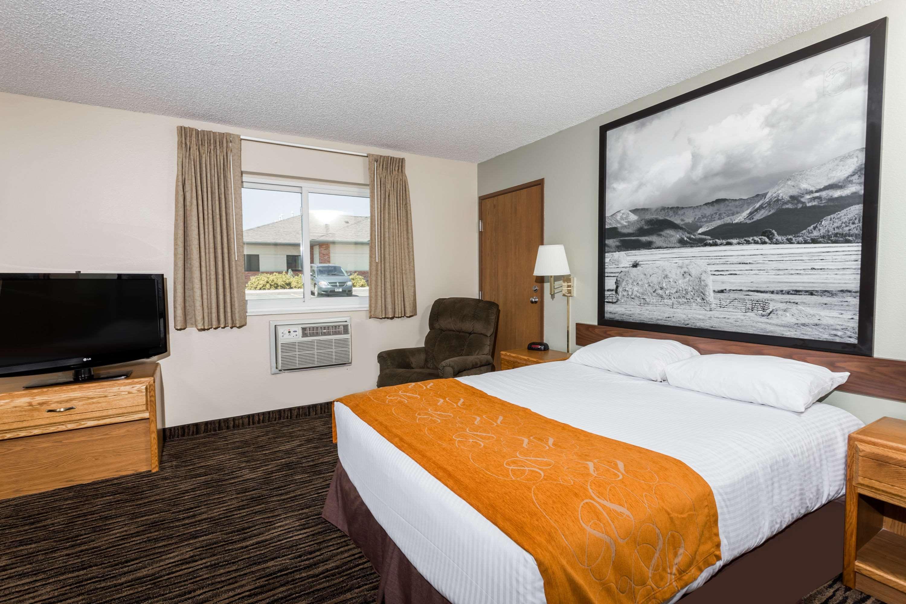 Super 8 By Wyndham Lewistown Hotel Екстериор снимка