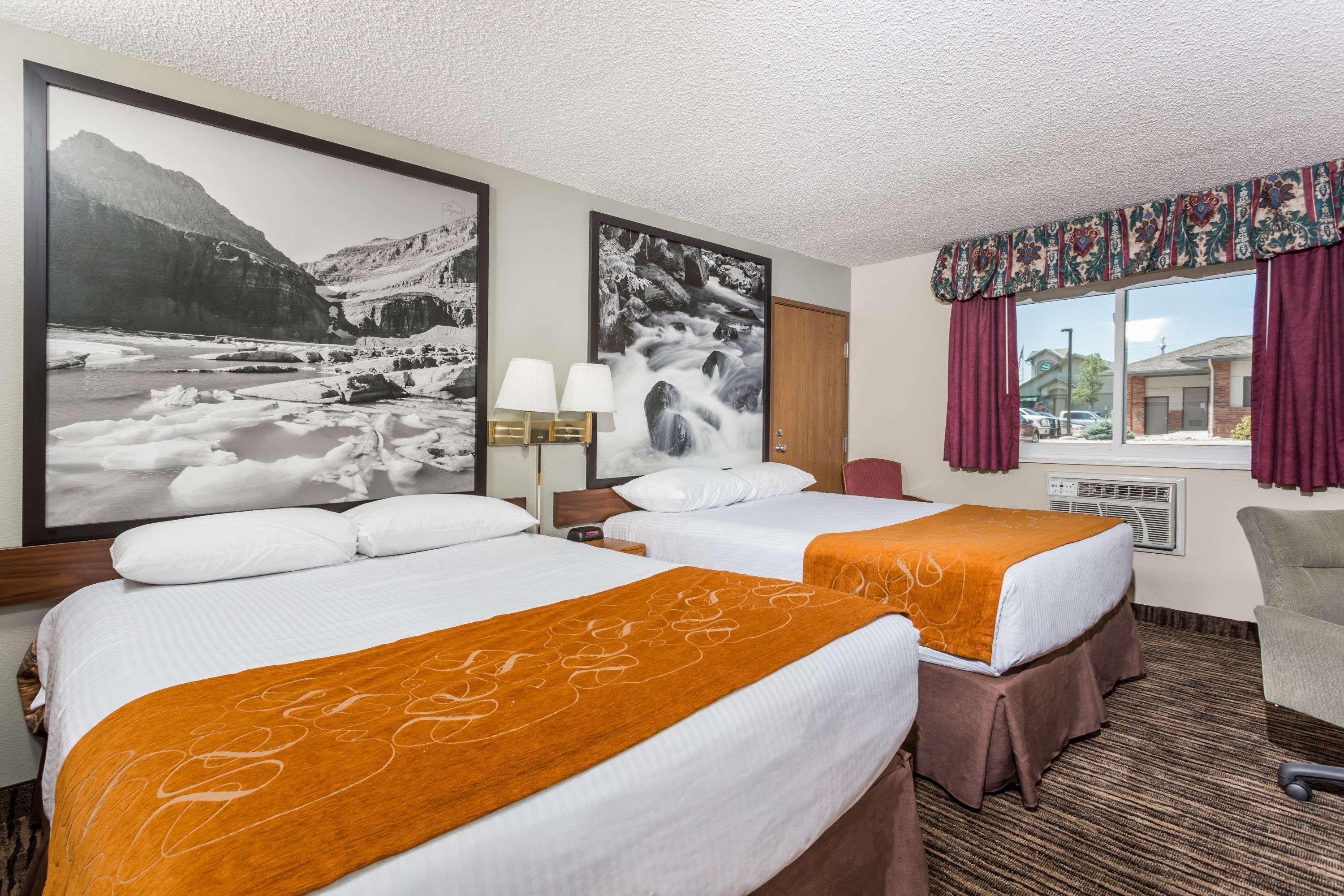 Super 8 By Wyndham Lewistown Hotel Екстериор снимка