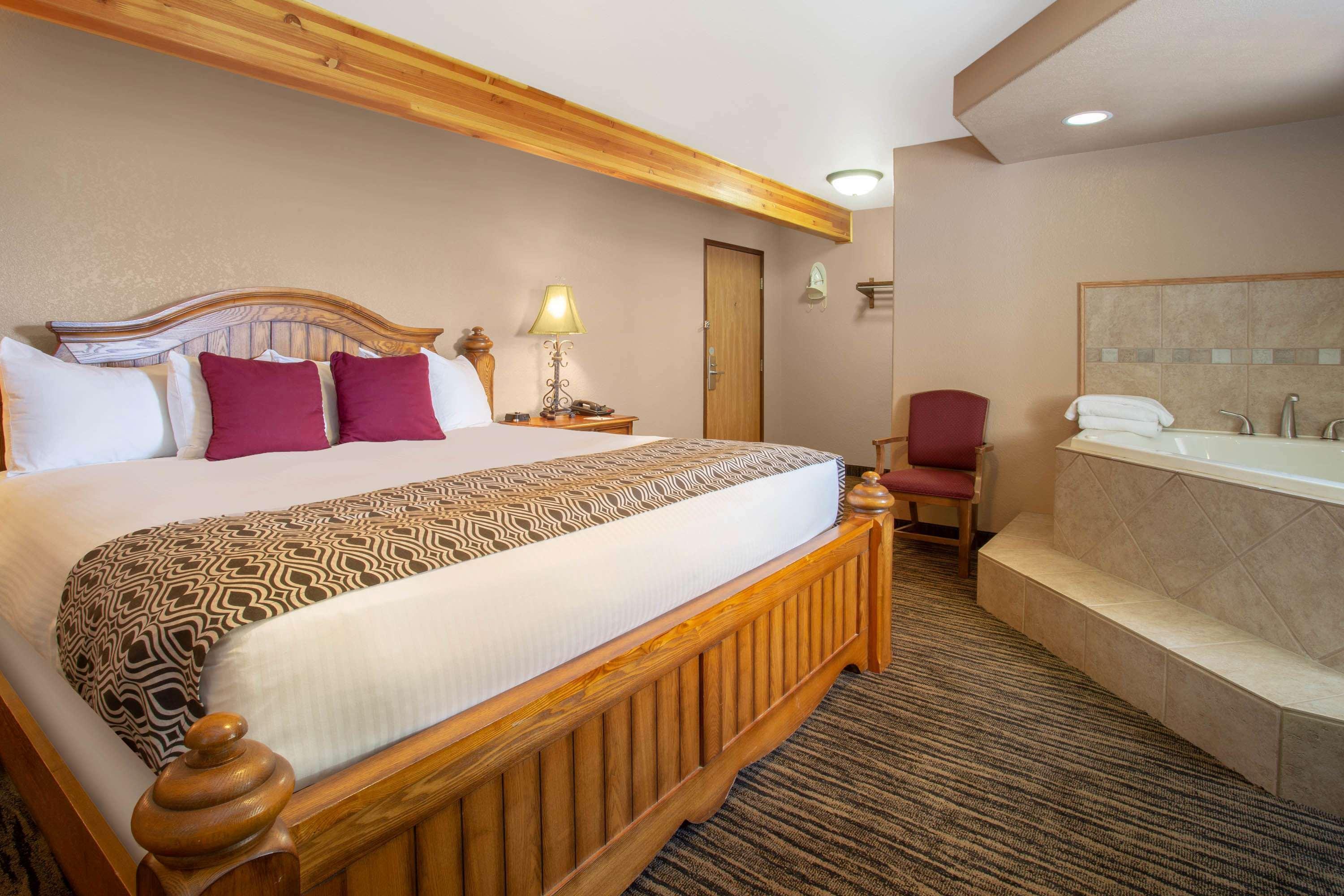 Super 8 By Wyndham Lewistown Hotel Екстериор снимка