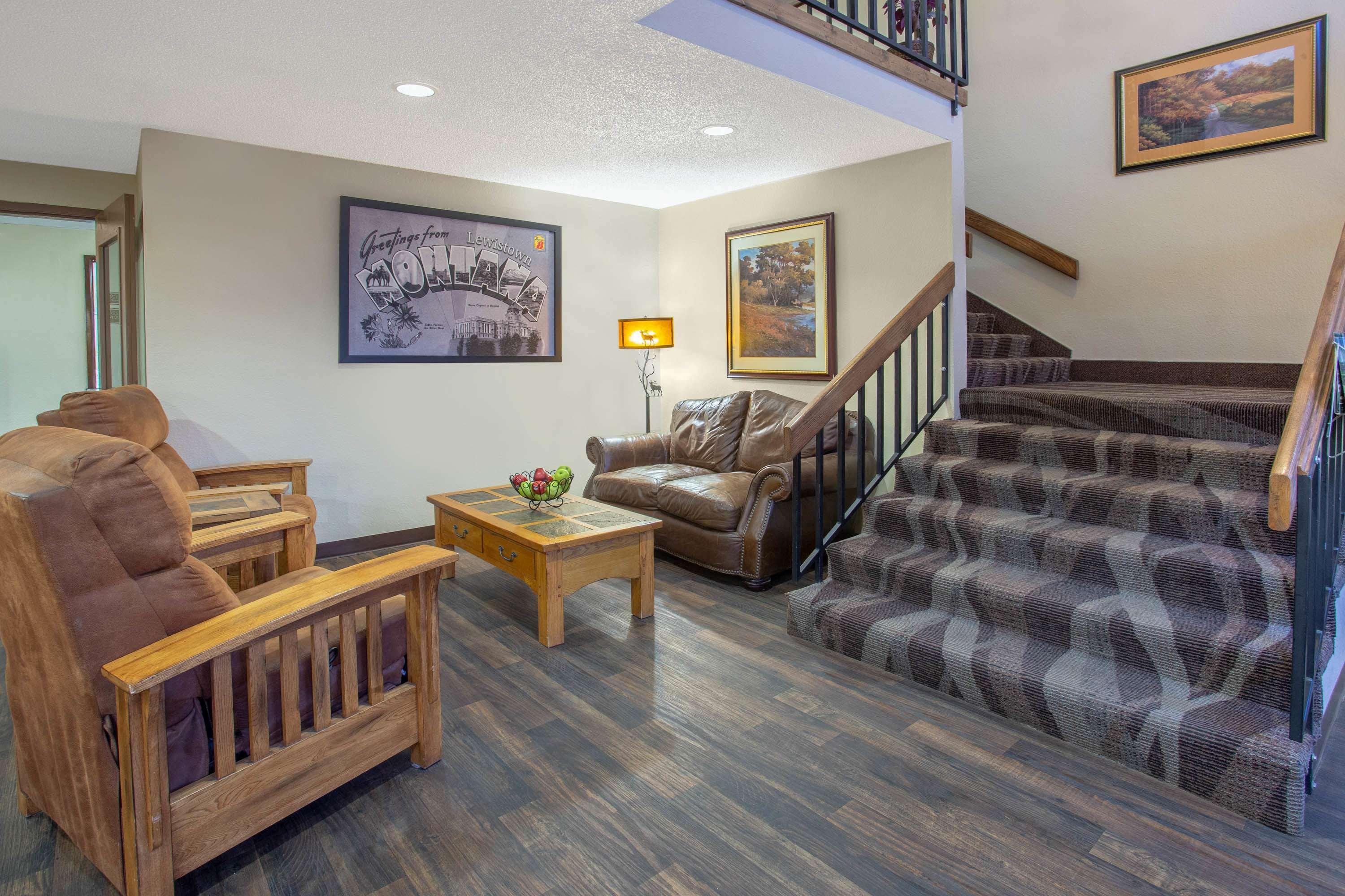 Super 8 By Wyndham Lewistown Hotel Екстериор снимка